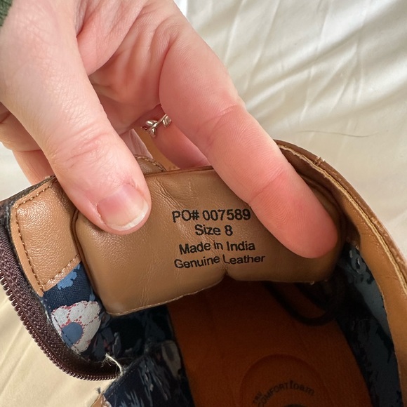 Elegant Tan Leather Men's Boots - Picture 5 of 5